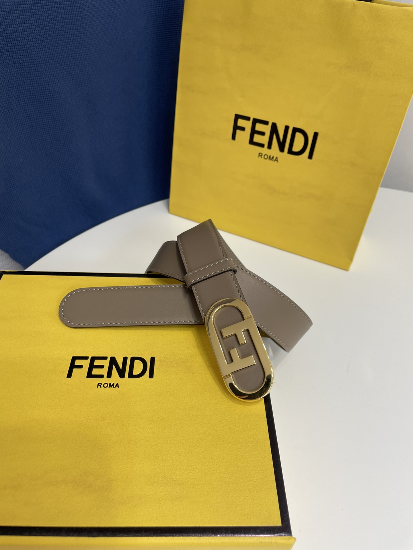 Fendi 五金做工精细 线条流畅 表面光滑 𝐙𝐏电镀工艺 香港通关【𝐇𝐀𝐀𝐒】 进口皮料