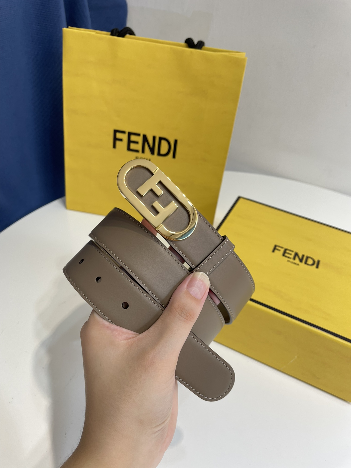Fendi 五金做工精细 线条流畅 表面光滑 𝐙𝐏电镀工艺 香港通关【𝐇𝐀𝐀𝐒】 进口皮料