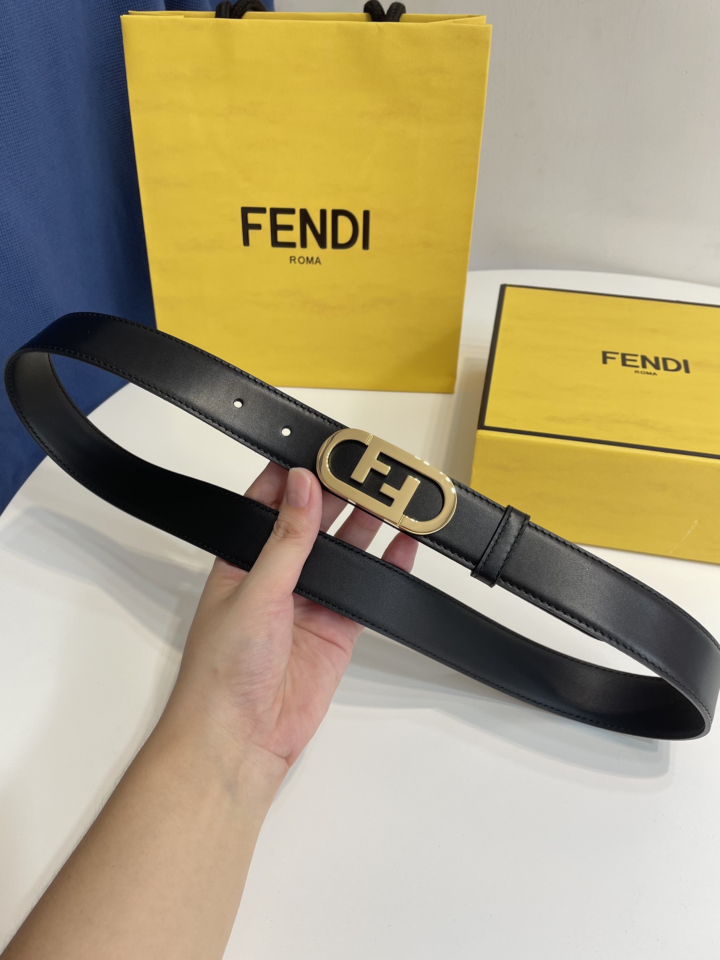 Fendi 五金做工精细 线条流畅 表面光滑 𝐙𝐏电镀工艺 香港通关【𝐇𝐀𝐀𝐒】 进口皮料