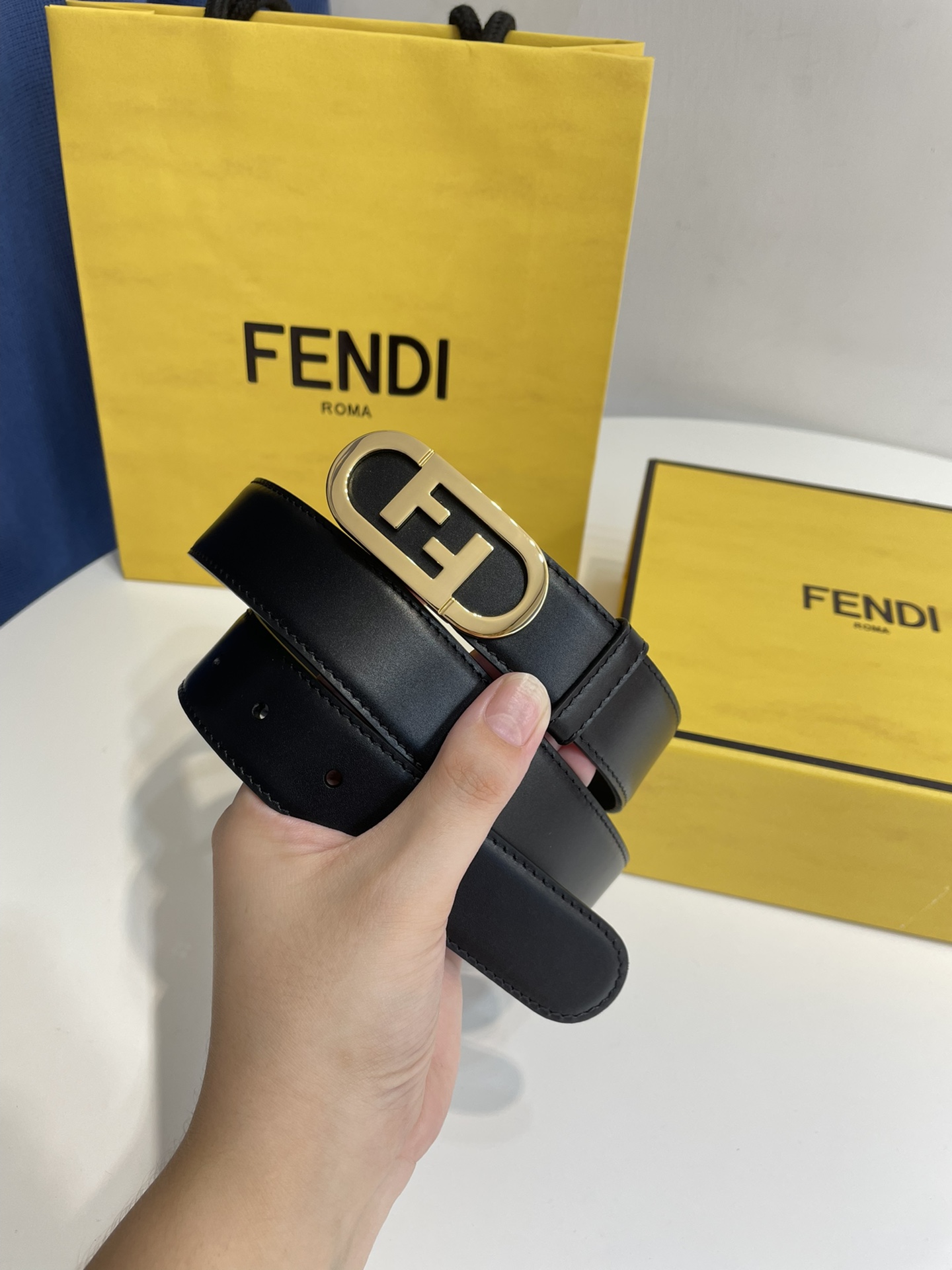 Fendi 五金做工精细 线条流畅 表面光滑 𝐙𝐏电镀工艺 香港通关【𝐇𝐀𝐀𝐒】 进口皮料
