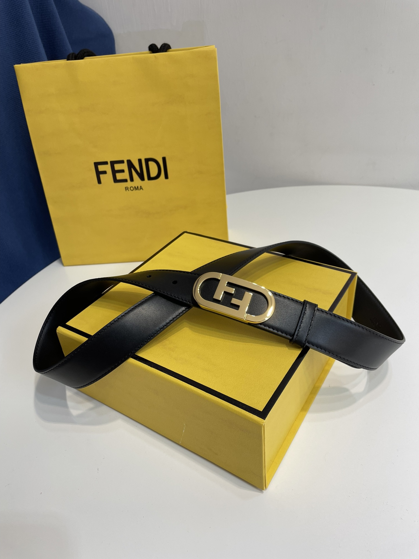Fendi 五金做工精细 线条流畅 表面光滑 𝐙𝐏电镀工艺 香港通关【𝐇𝐀𝐀𝐒】 进口皮料
