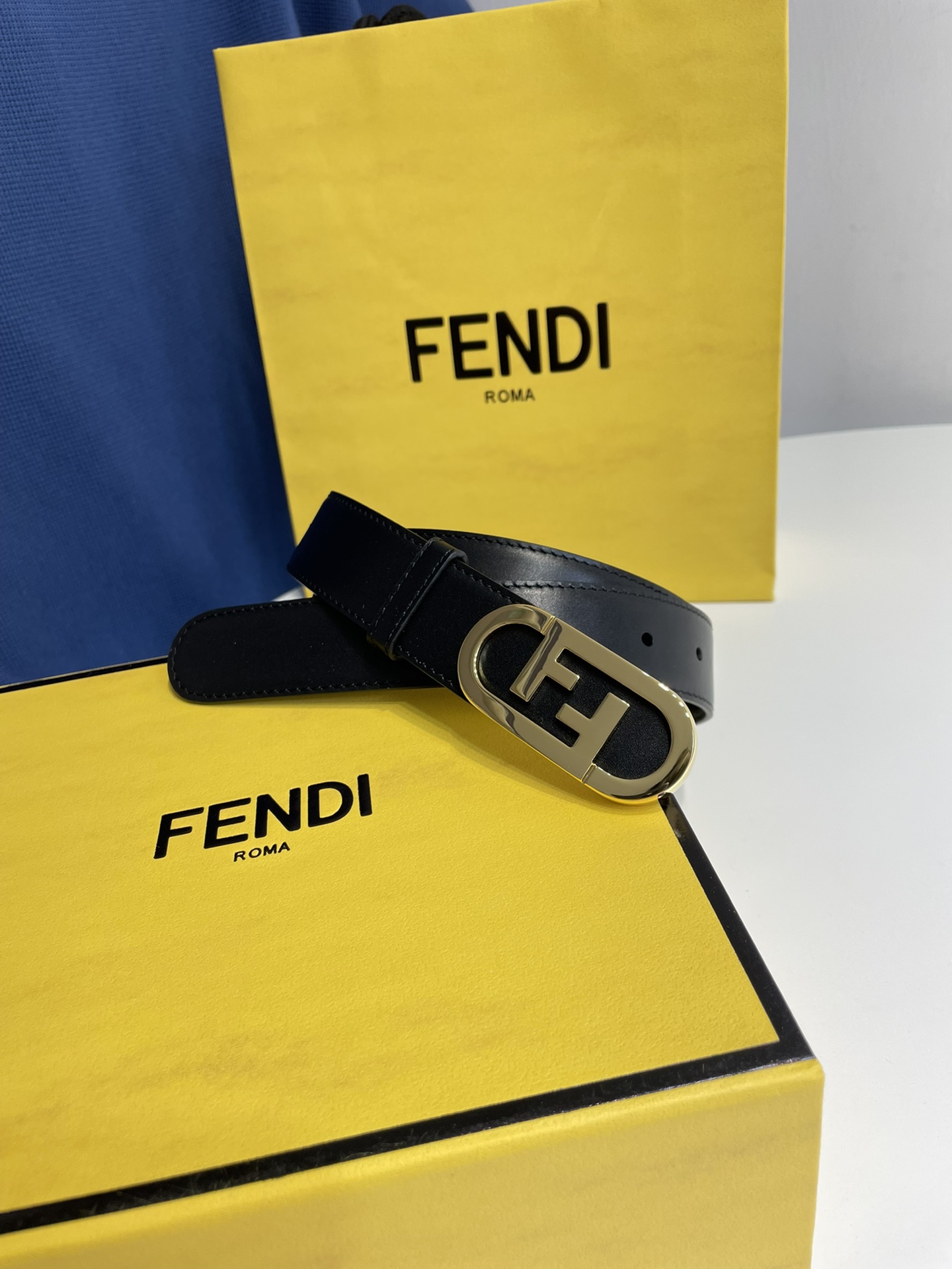 Fendi 五金做工精细 线条流畅 表面光滑 𝐙𝐏电镀工艺 香港通关【𝐇𝐀𝐀𝐒】 进口皮料