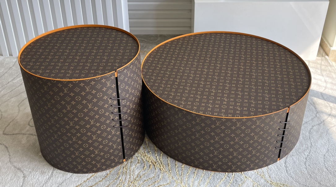 NO:397759,Presbyterian round coffee table, LV [original leather], louis vuitton19860909老花圆形茶几桌,LV【原厂皮】,louis vuitton,Bag