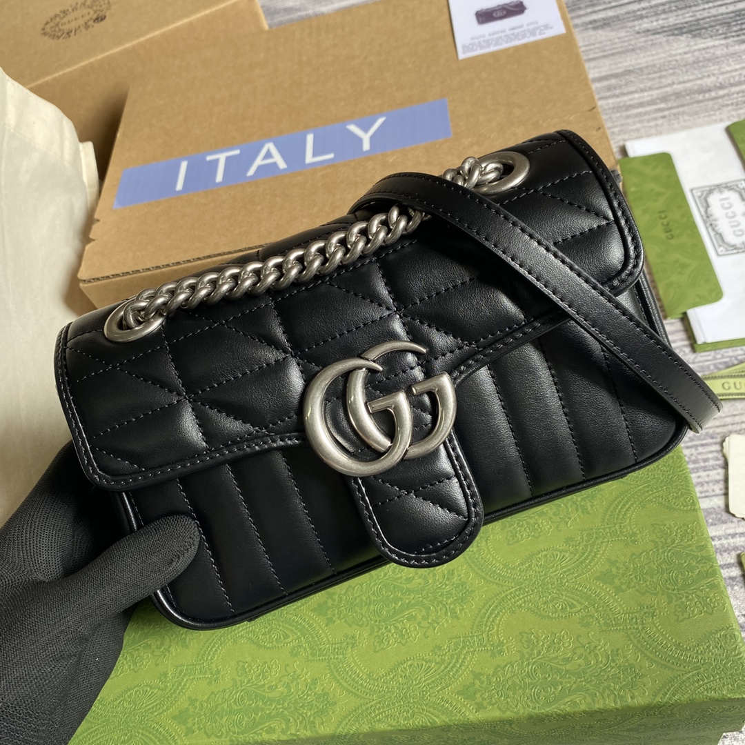 配全套绿色专柜包装️的低调和特别让你成为真名天女包包不一定要追新款选对了颜色就会喜欢！型号446744尺