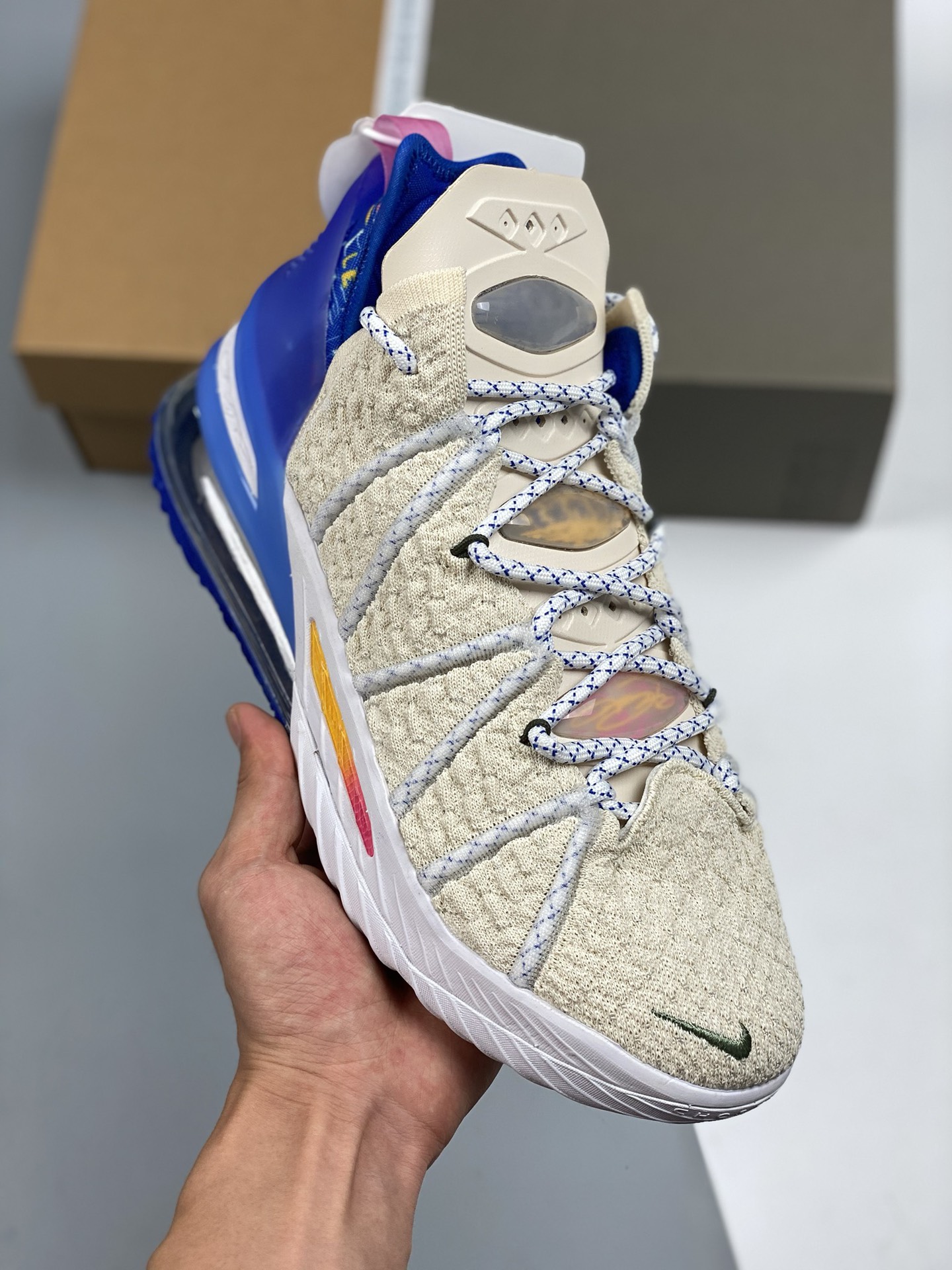 James 18 - LEBRON 18 experiencia innovadora versión apocalíptica "Los Angeles By Day" blanco azul rosa ● mold…