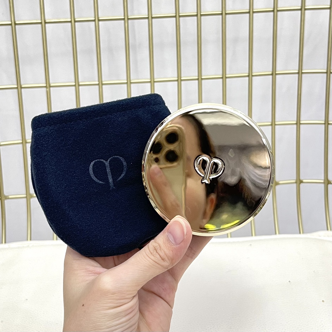 Clé de Peau Beauté Radiant Cushion Foundation - Ivory L10, 0.42 oz 4 i1632776293 415 2