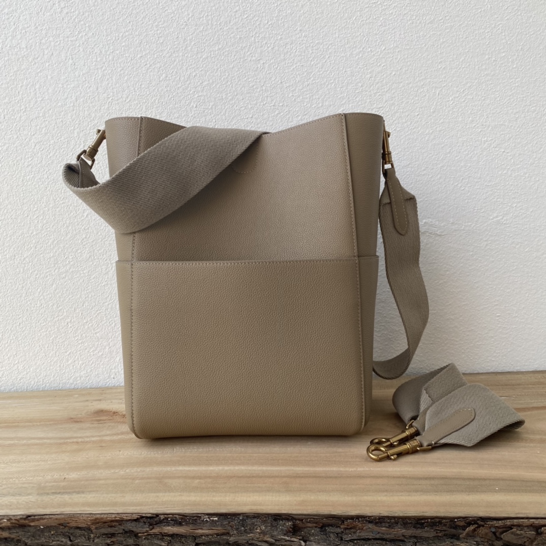 CELINE Sangle 桶包 - 編み込み帆布肩ベルト付きの実用的でスタイリッシュなバッグ