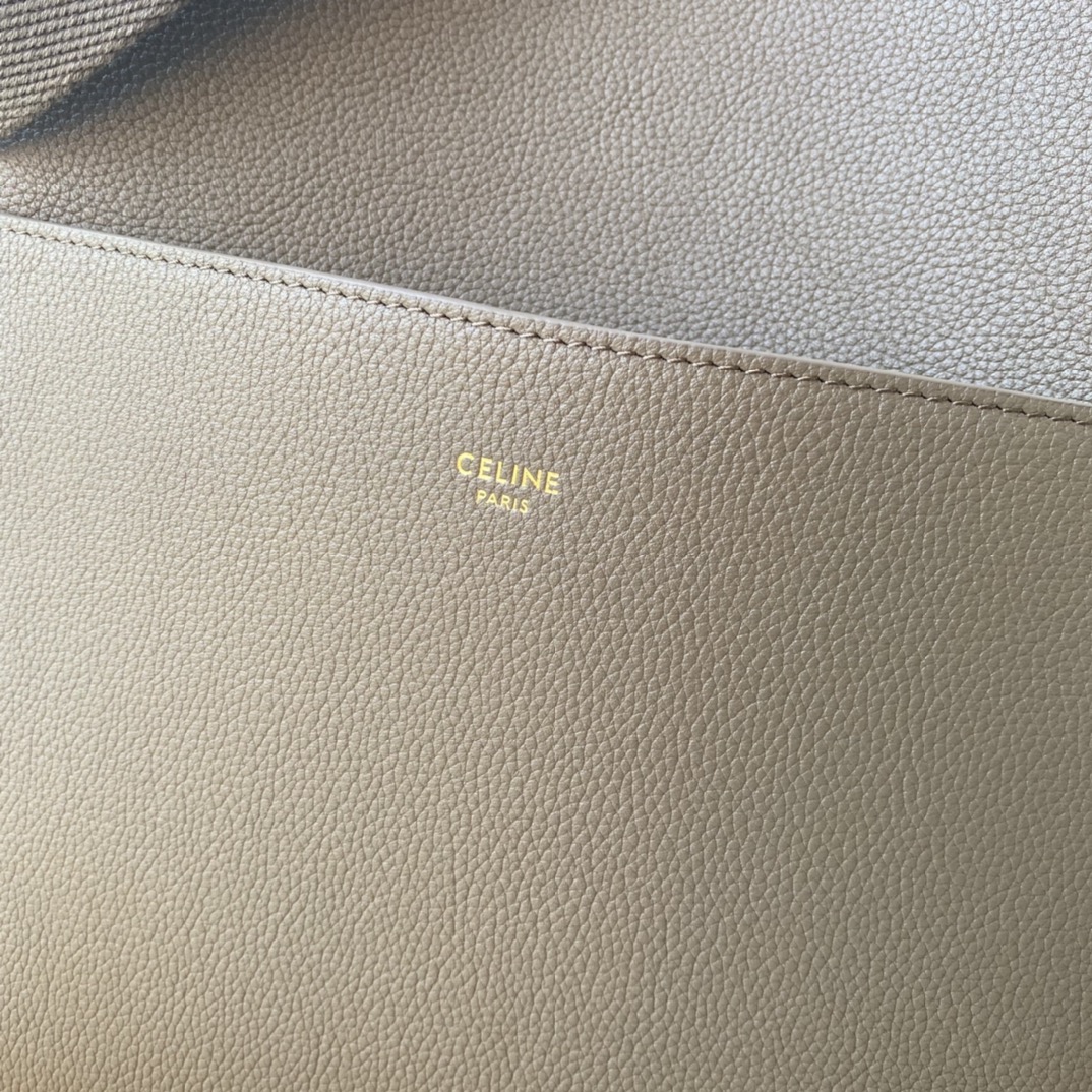 CELINE Sangle 桶包 - 幅広肩ベルトのレトロデザイン