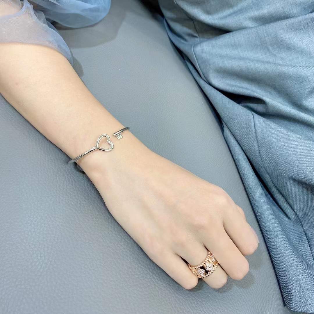 Tiffany & Co. Tiffany&Co. 桃心钥匙开口手镯
