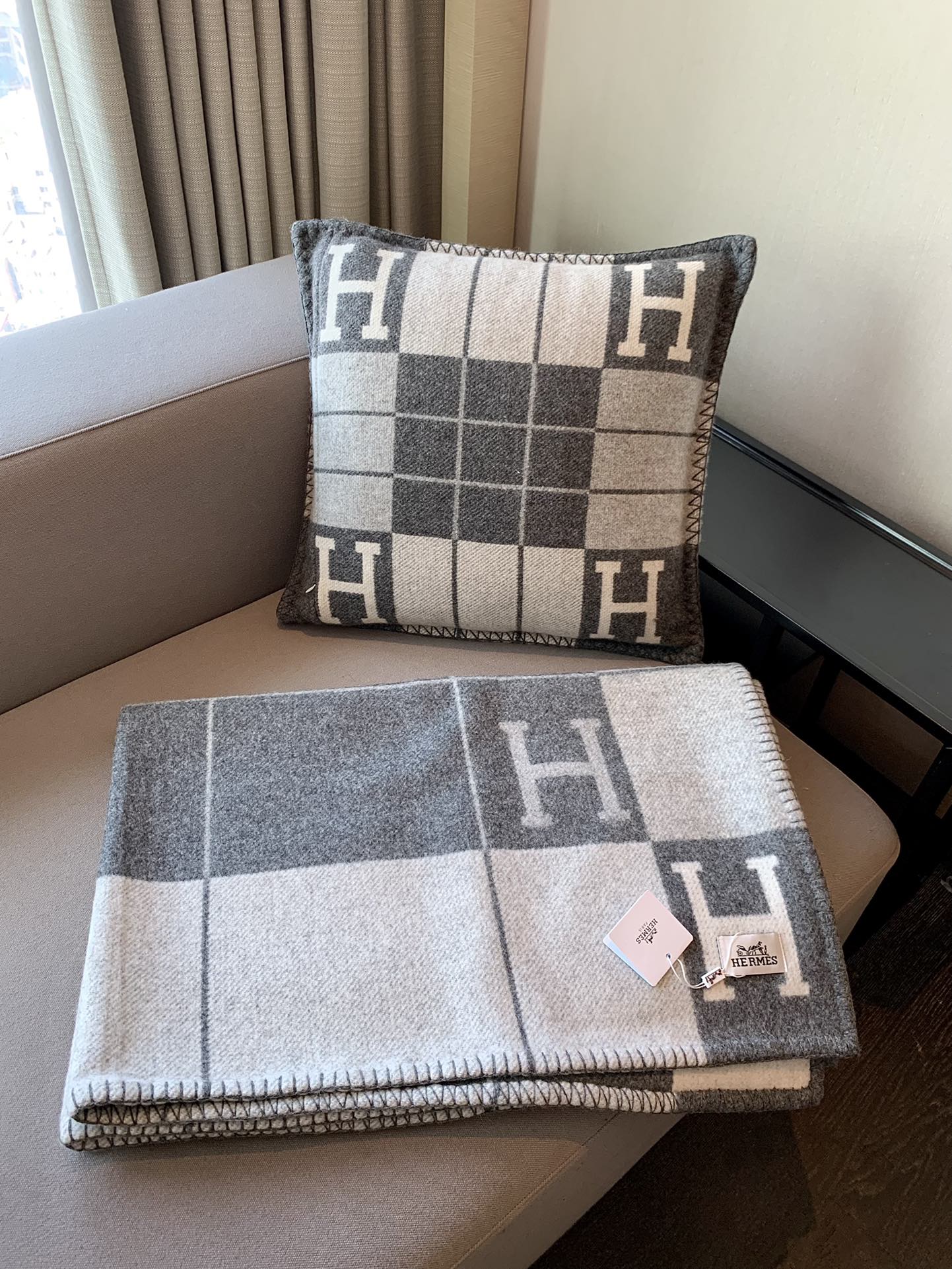 _dpH9sbsg6pUhsYlEOJjvc_0HBN1OVoAognykM1g