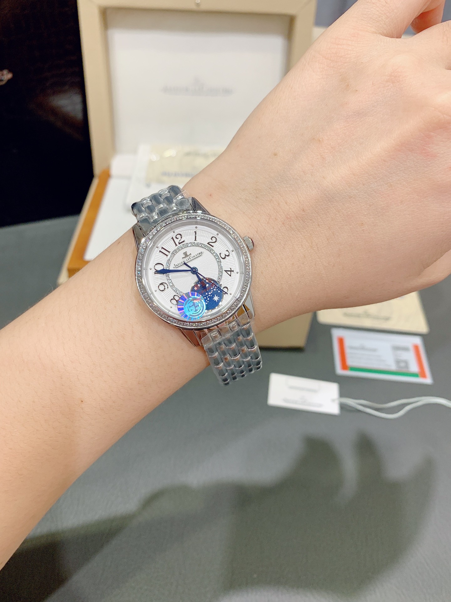 Cartier 积家约会系列最新款女表 316L精钢表壳 进口日月星辰显示（白天太阳 晚上星星 ）石英机芯