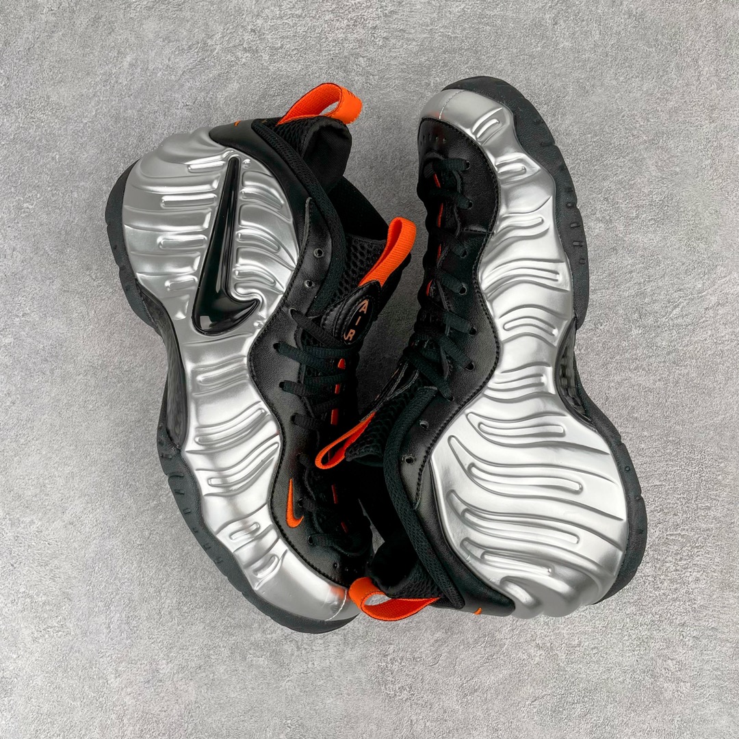 图片[3]-💰580 NK Air Foamposite One 万圣节泡 莞产原底面 公司渠道同模具 鞋型发泡360度无死角 双层Zoom气垫植入 中底完美注胶 搭载原厂碳纤维材质 诞生于1997年的NK Air Foamposite系列可以说是整个球鞋历史上最为经典的系列之一 也就是我们常说的“喷”和“泡” 其中“喷”由Foamposite One代言人Penny的英文音译而来 而“泡”则来源于另一款鞋型 Foamposite Pro中\”pro\”的音译 在诞生初期 由于高昂的造价以及超前的外形 Foamposite系列的反对者不在少数 甚至有人认为这款鞋会毁掉整个球鞋行业 但事实证明这双灵感来自于甲虫 自带“黑科技”鞋面以及双层Zoom+大块碳板的太空球鞋不仅受到了大众的接受与追捧 并且成功的影响了篮球鞋的发展 SIZE：38.5 39 40 40.5 41 42 42.5 43 44 44.5 45 46 编码：by6936040-运动鞋