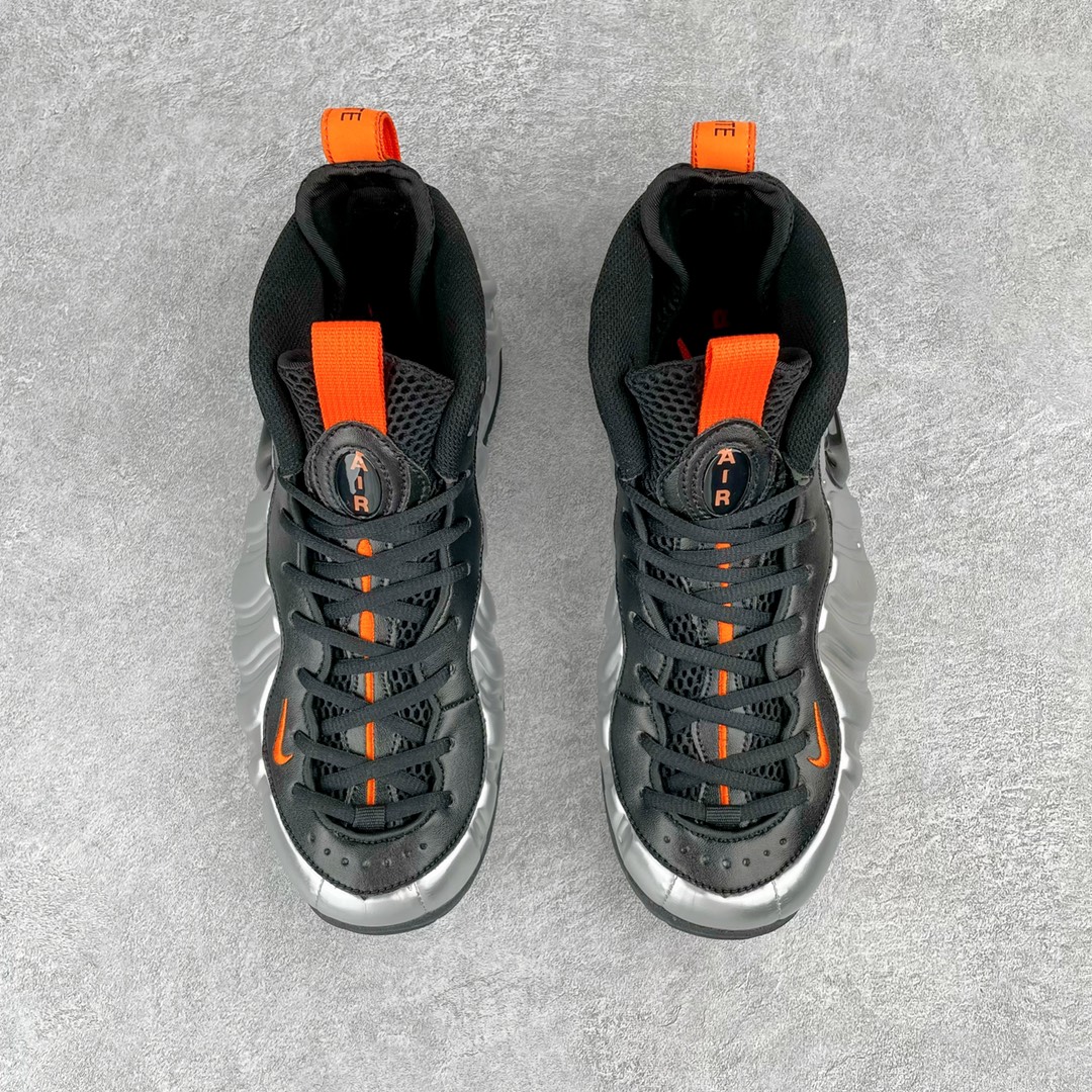 图片[2]-💰580 NK Air Foamposite One 万圣节泡 莞产原底面 公司渠道同模具 鞋型发泡360度无死角 双层Zoom气垫植入 中底完美注胶 搭载原厂碳纤维材质 诞生于1997年的NK Air Foamposite系列可以说是整个球鞋历史上最为经典的系列之一 也就是我们常说的“喷”和“泡” 其中“喷”由Foamposite One代言人Penny的英文音译而来 而“泡”则来源于另一款鞋型 Foamposite Pro中\”pro\”的音译 在诞生初期 由于高昂的造价以及超前的外形 Foamposite系列的反对者不在少数 甚至有人认为这款鞋会毁掉整个球鞋行业 但事实证明这双灵感来自于甲虫 自带“黑科技”鞋面以及双层Zoom+大块碳板的太空球鞋不仅受到了大众的接受与追捧 并且成功的影响了篮球鞋的发展 SIZE：38.5 39 40 40.5 41 42 42.5 43 44 44.5 45 46 编码：by6936040-运动鞋