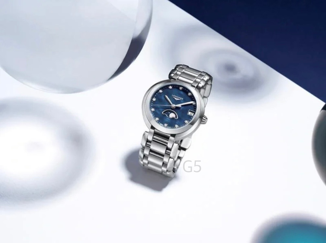 K0  浪琴 Longines 心月系列女士腕表，最新蓝贝母面来啦超级热门进口石英机芯，精钢圆形表壳，表径30.5mm，抗磨损合成双卜蓝宝石玻璃数据同步正品，精钢表链搭配原装三折式表扣。