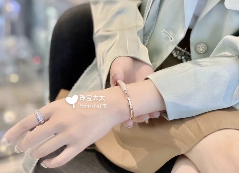 까르띠에 팔찌 61193