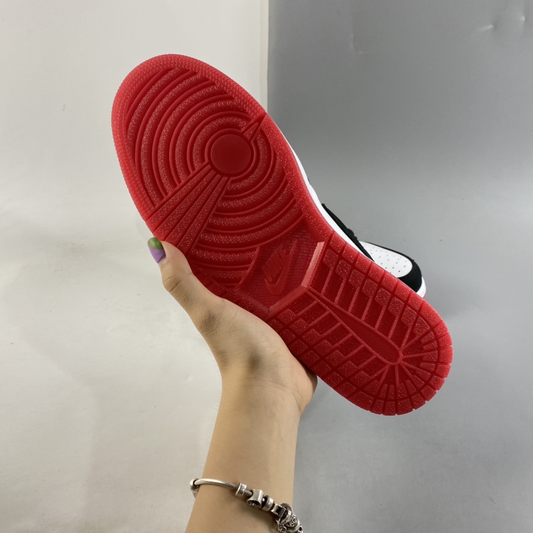 P240   Air Jordan 1 Low AJ1低帮时尚休闲板鞋 DM0095-106