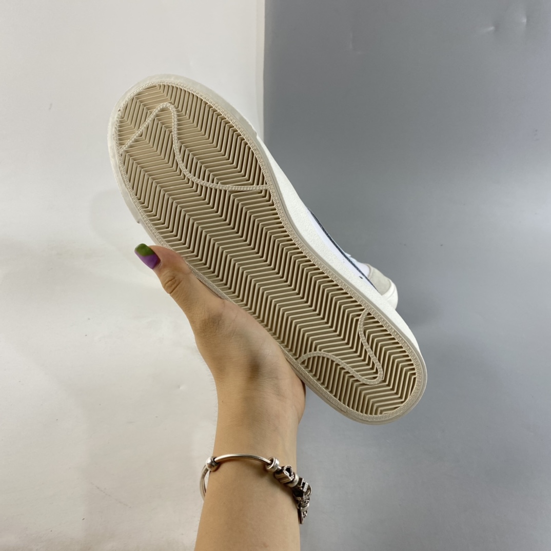 P180  NIKE Blazer Mid ’77 Vntg Emb 开拓者高帮休闲板鞋 CW6806-109