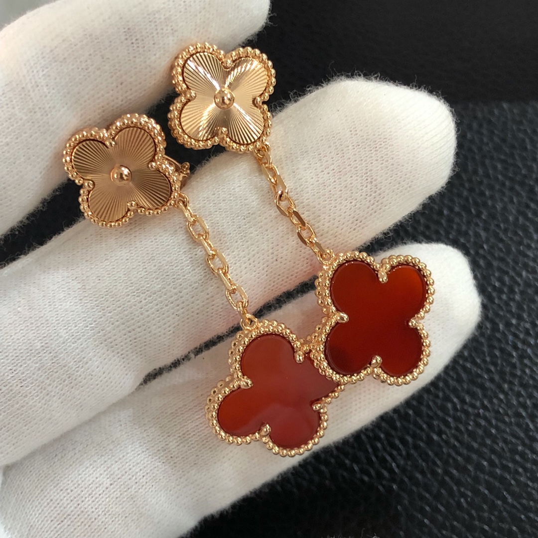 Van Cleef & Arpels 5-Motif Bracelet and Stud Earrings Set - Comprehensive 6