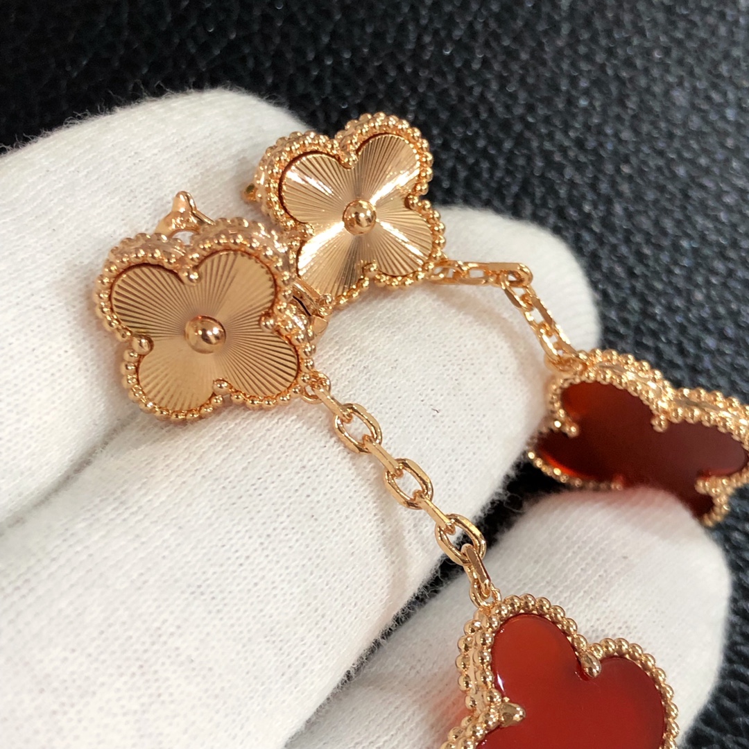 Van Cleef & Arpels 5-Motif Bracelet and Stud Earrings Set - Comprehensive 7