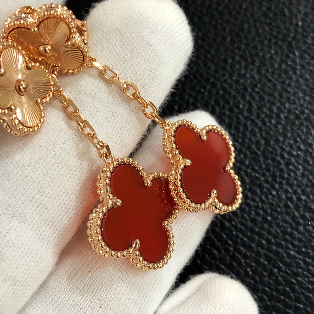 Van Cleef & Arpels 5-Motif Bracelet and Stud Earrings Set - Comprehensive 8