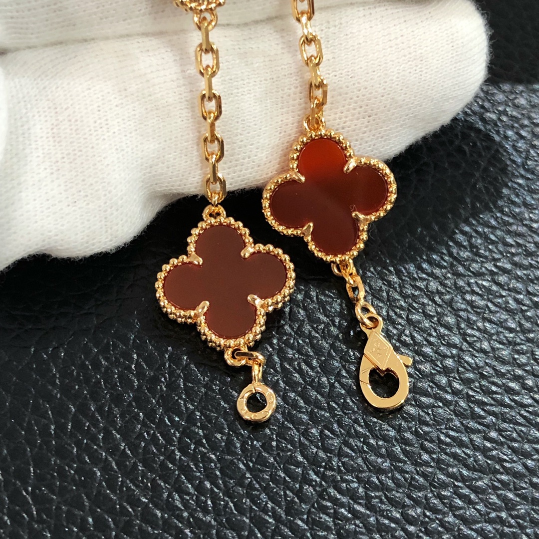 Van Cleef & Arpels 5-Motif Bracelet and Stud Earrings Set - Comprehensive 5