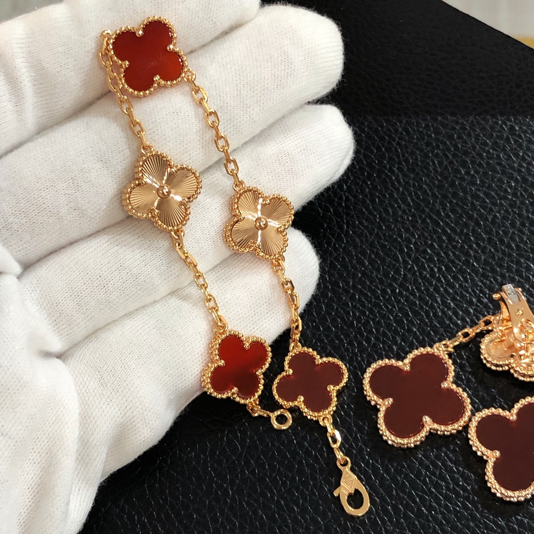 Van Cleef & Arpels 5-Motif Bracelet and Stud Earrings Set - Comprehensive 3