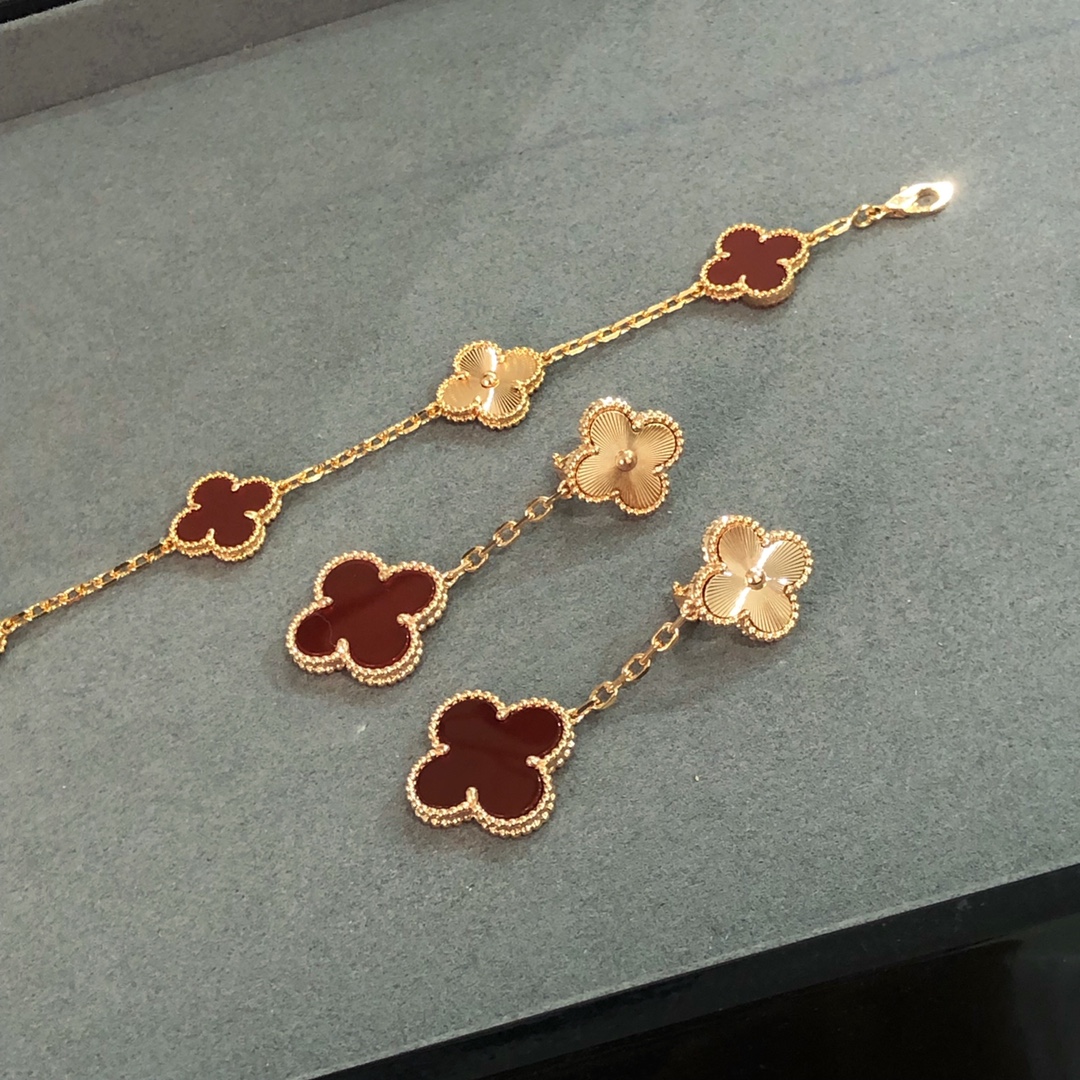 Van Cleef & Arpels 5-Motif Bracelet and Stud Earrings Set - Comprehensive 2