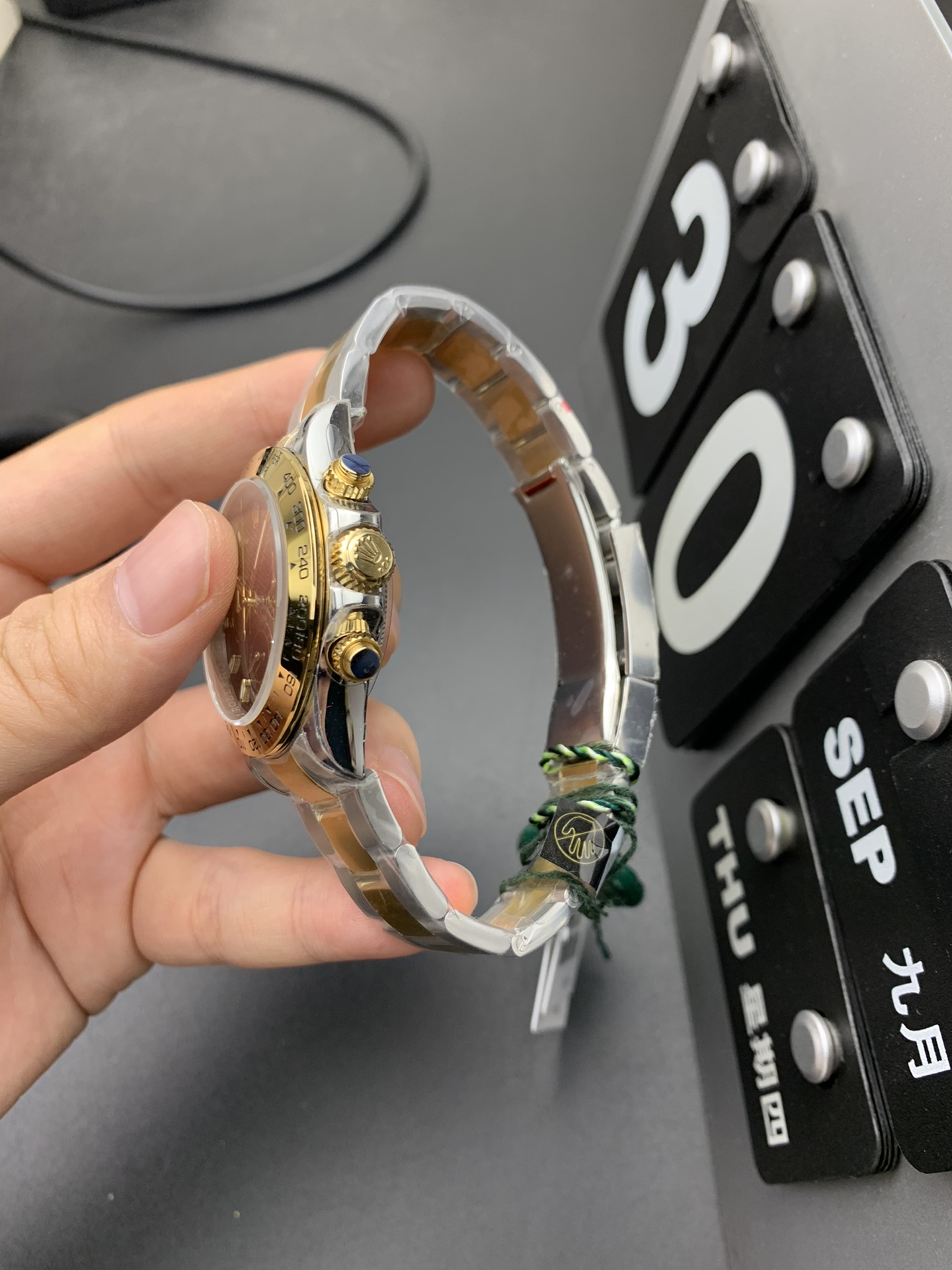 Rolex 13.2间金迪通拿