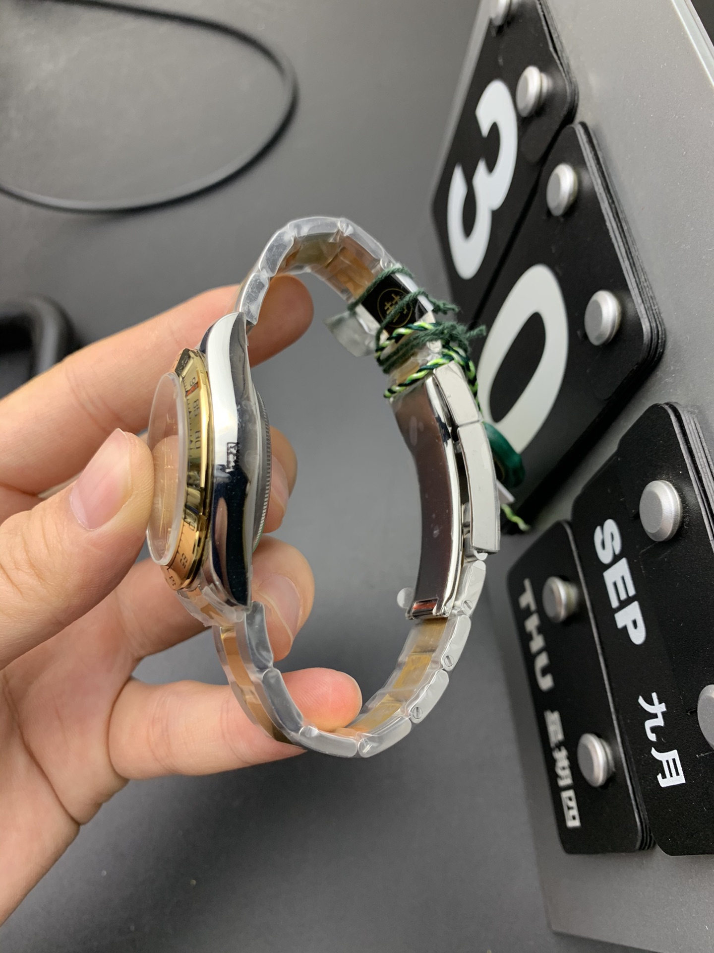 Rolex 13.2间金迪通拿