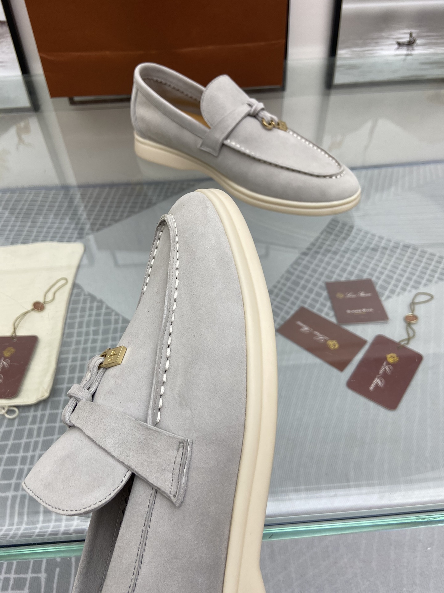 P251Loro Piana* marea marca cuatro estaciones modelos clásicos. Parte superior: oveja importada Jing