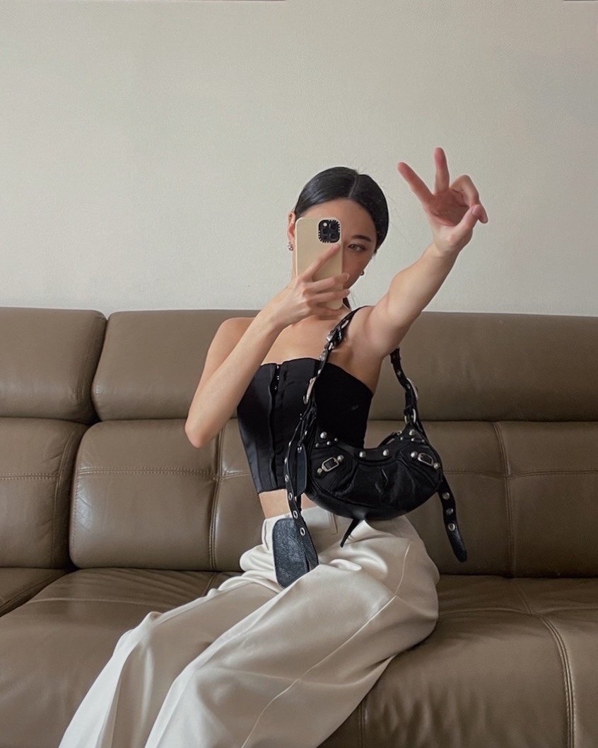 Balenciaga Le Cagole 26CM 抓皱牛皮月牙包 671309黑色