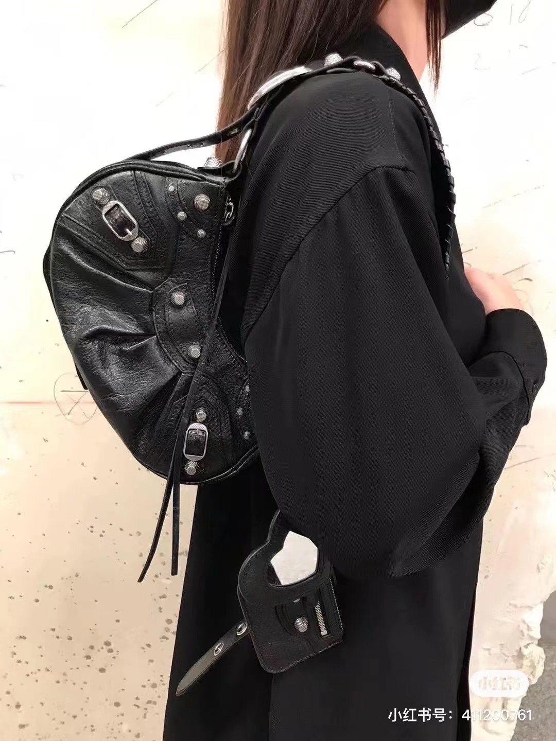 Balenciaga Le Cagole 26CM 抓皱牛皮月牙包 671309黑色