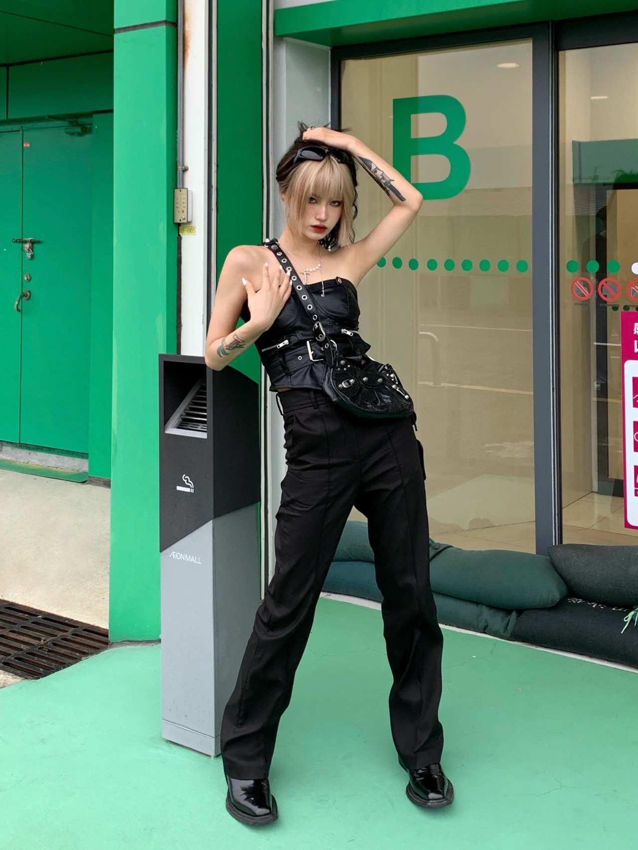 Balenciaga Le Cagole 26CM 抓皱牛皮月牙包 671309黑色