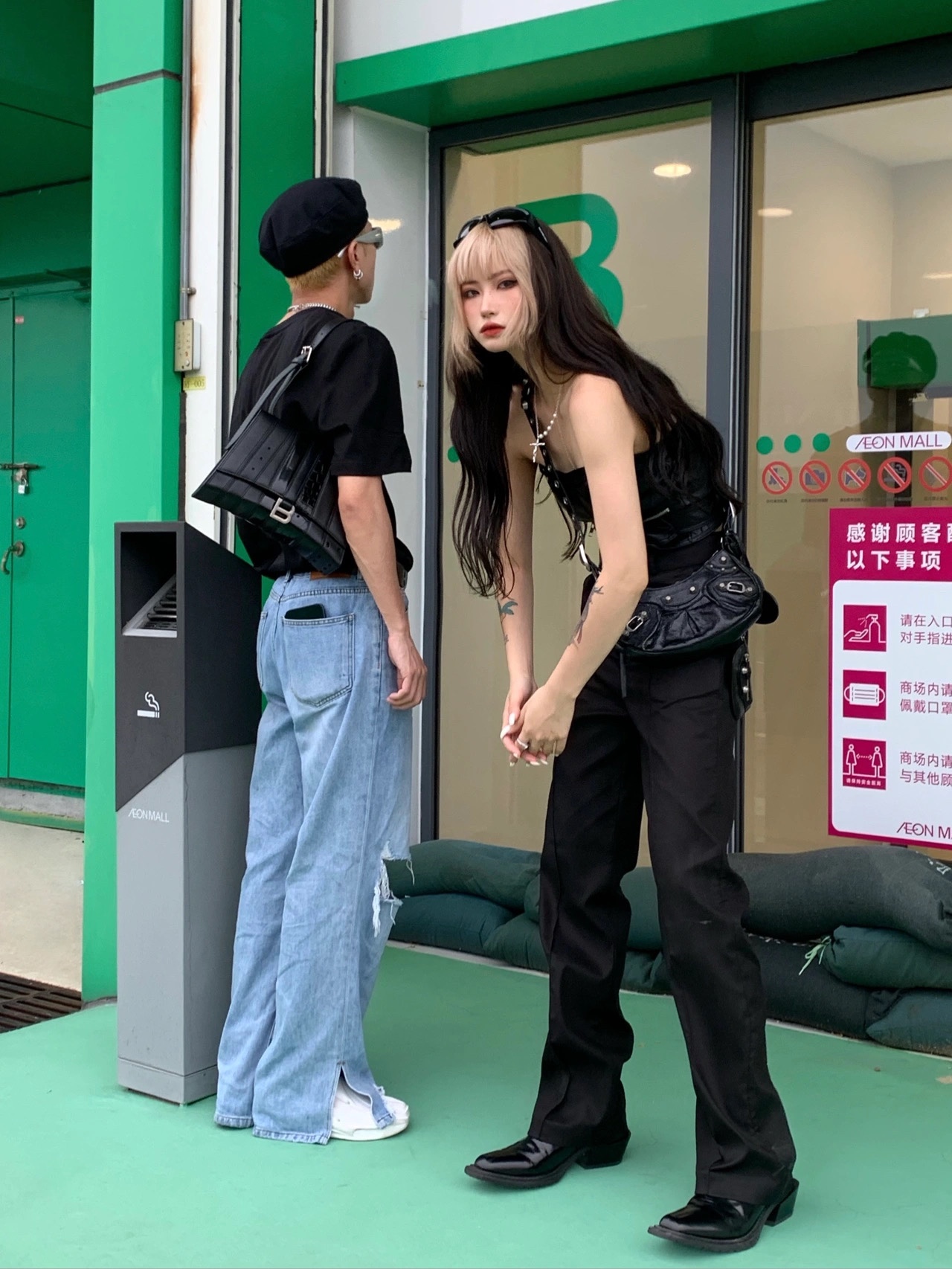 Balenciaga Le Cagole 26CM 抓皱牛皮月牙包 671309黑色