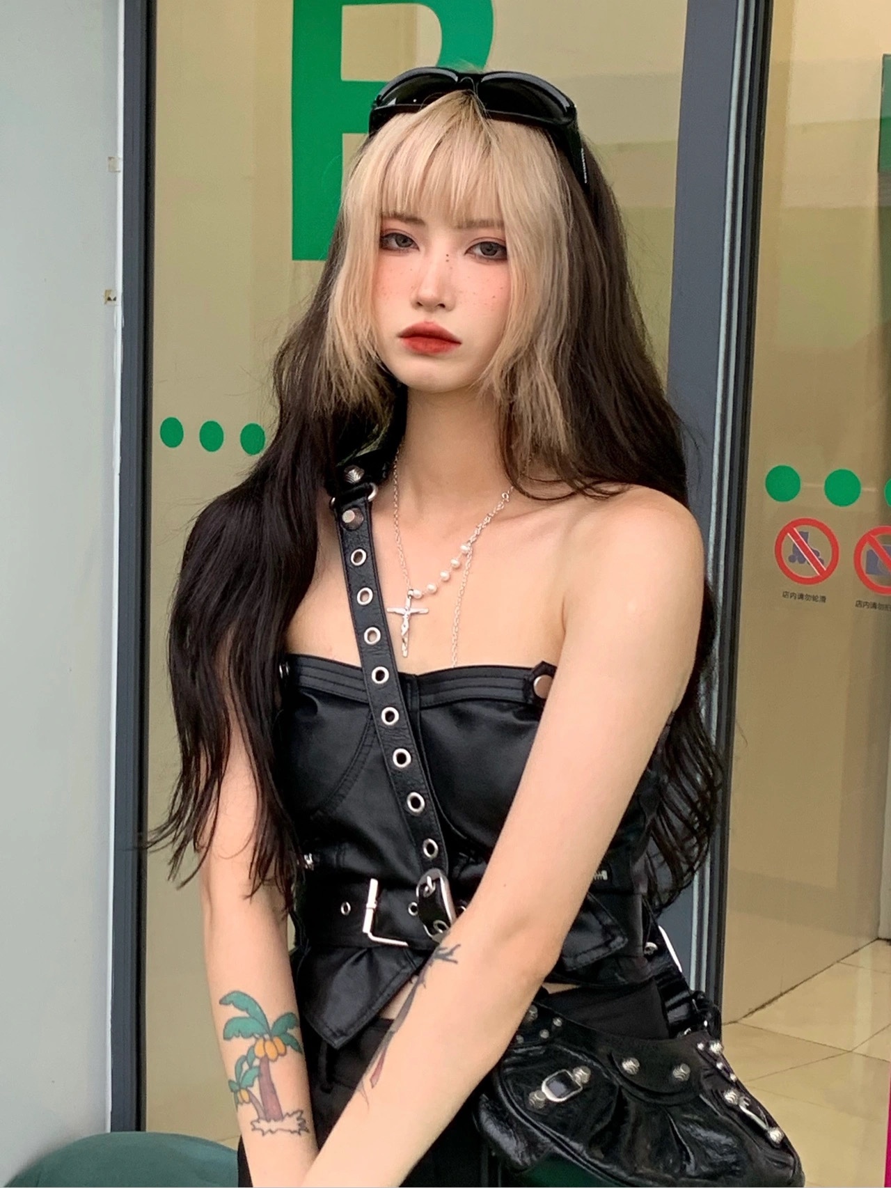 Balenciaga Le Cagole 26CM 抓皱牛皮月牙包 671309黑色