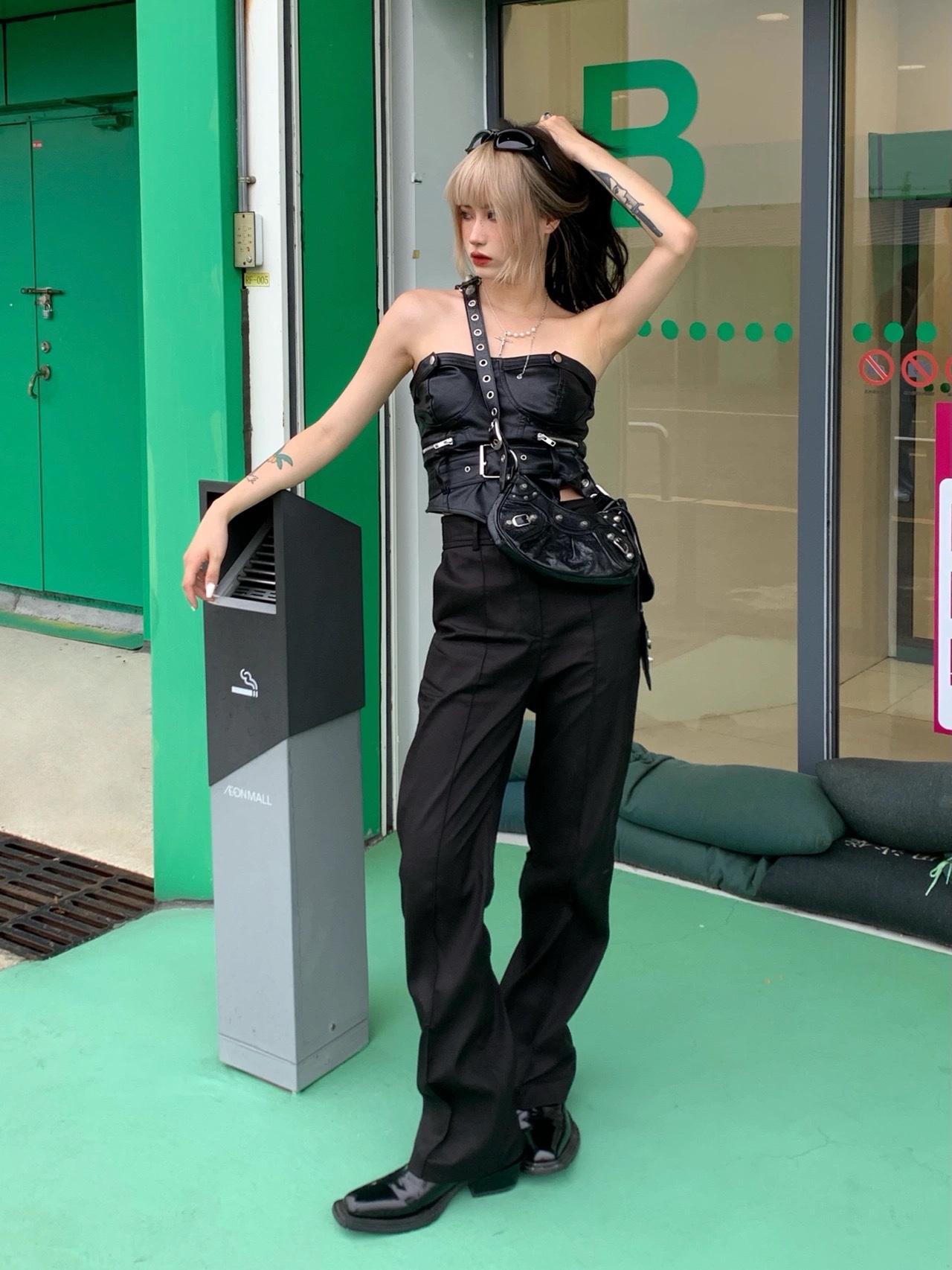 Balenciaga Le Cagole 26CM 抓皱牛皮月牙包 671309黑色