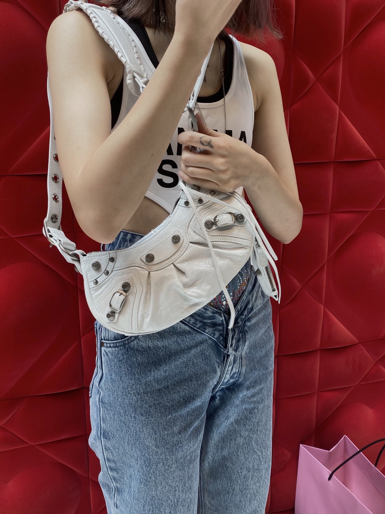 Balenciaga Le Cagole 26CM 抓皱牛皮月牙包 671309奶白色