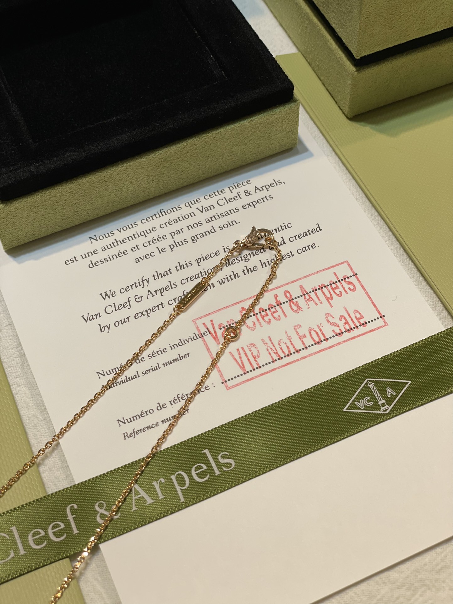 Van Cleef & Arpels 𝐕𝐜𝐚积分兑换会员礼