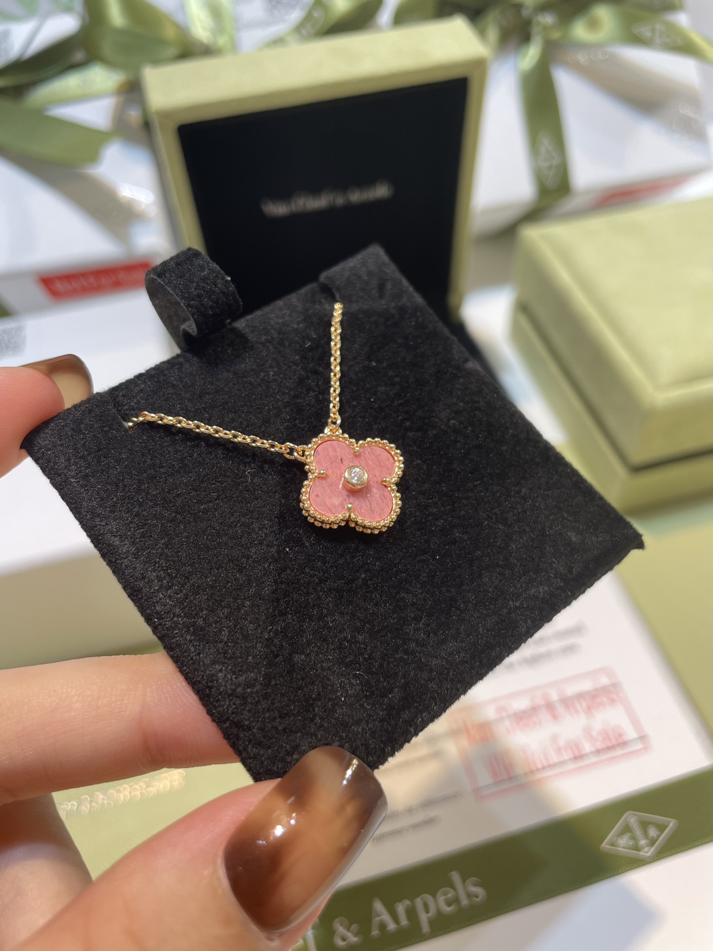 Van Cleef & Arpels 𝐕𝐜𝐚积分兑换会员礼