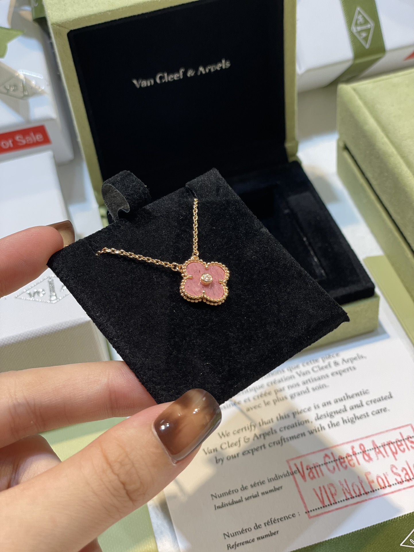 Van Cleef & Arpels 𝐕𝐜𝐚积分兑换会员礼