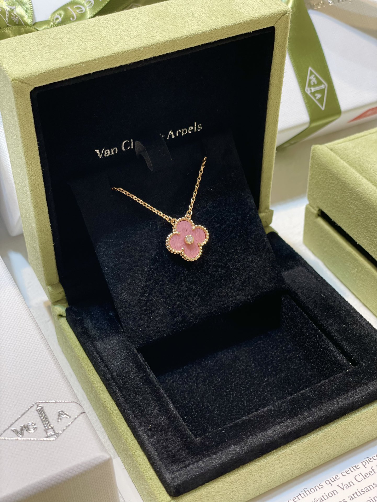Van Cleef & Arpels 𝐕𝐜𝐚积分兑换会员礼