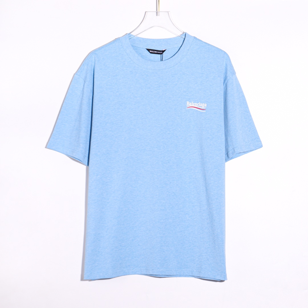 P75balenciaga 21ss 巴黎世家雾霾蓝可乐海浪短袖 定织定染32s300g双纱面料,蓝色纱线内带有白色混纺,面料做预缩洗水处理, 印花清晰透底纹且无毛边,最新版本最新工艺,上身有型质感好,随意对比任何市面版本。size: xs-l