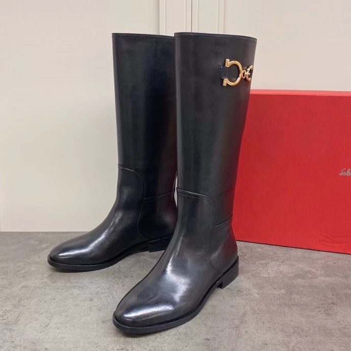 Salvatore Ferragamo Gancini Boots: Design, Materials, and Price Summary - 图片 2