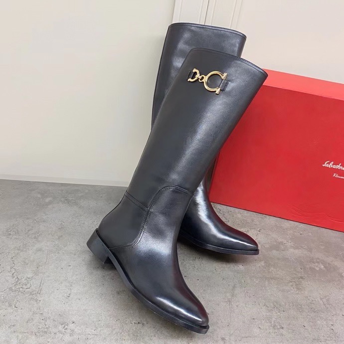 Salvatore Ferragamo Gancini Boots: Design, Materials, and Price Summary - 图片 8