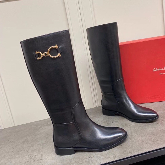 Salvatore Ferragamo Gancini Boots: Design, Materials, and Price Summary - 图片 4