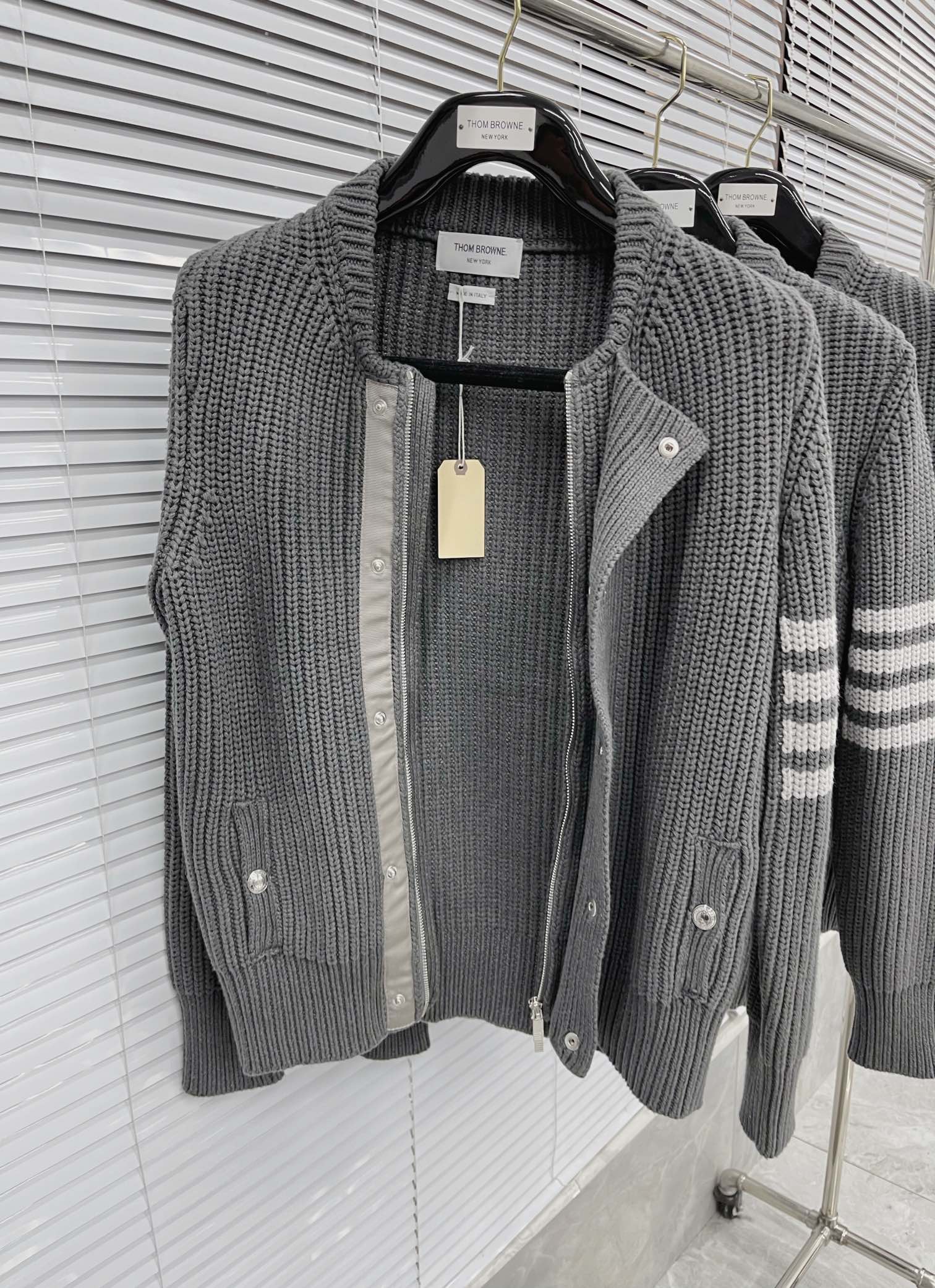톰브라운 남성 가디건 143048 Thom Browne Cardigan 상세 이미지 8