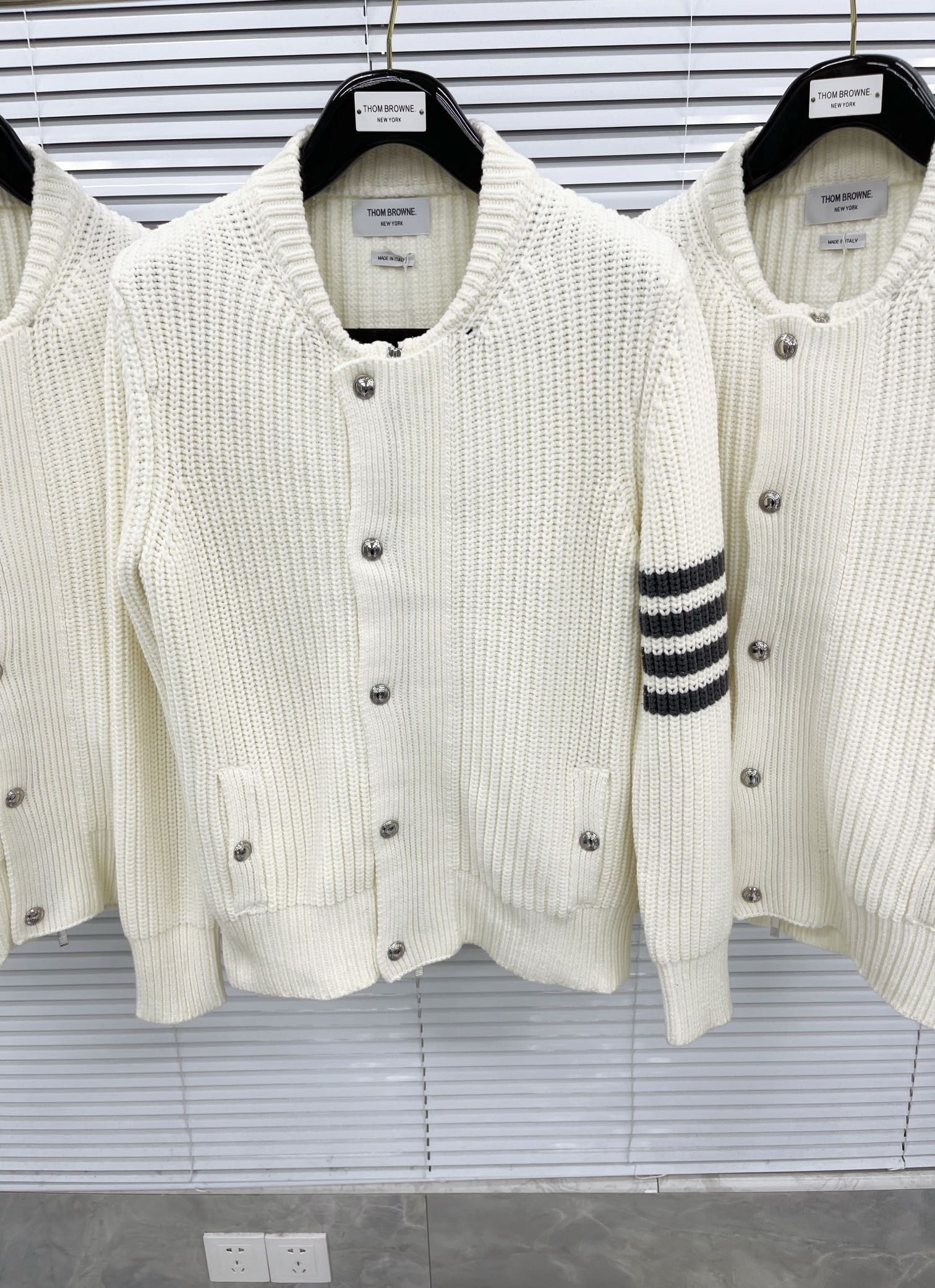 톰브라운 남성 가디건 143049 Thom Browne Cardigan 상세 이미지 5