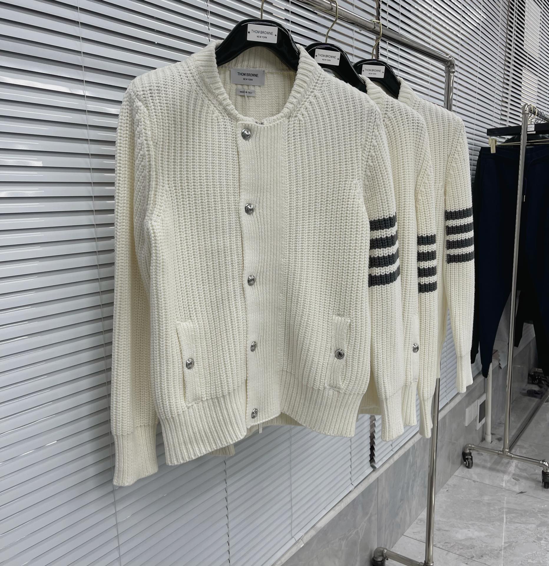 톰브라운 남성 가디건 143049 Thom Browne Cardigan 상세 이미지 4