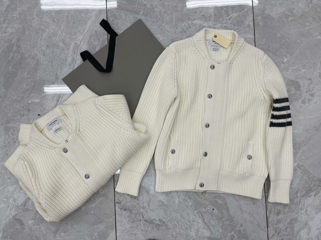 톰브라운 남성 가디건 143049 Thom Browne Cardigan 상세 이미지 9