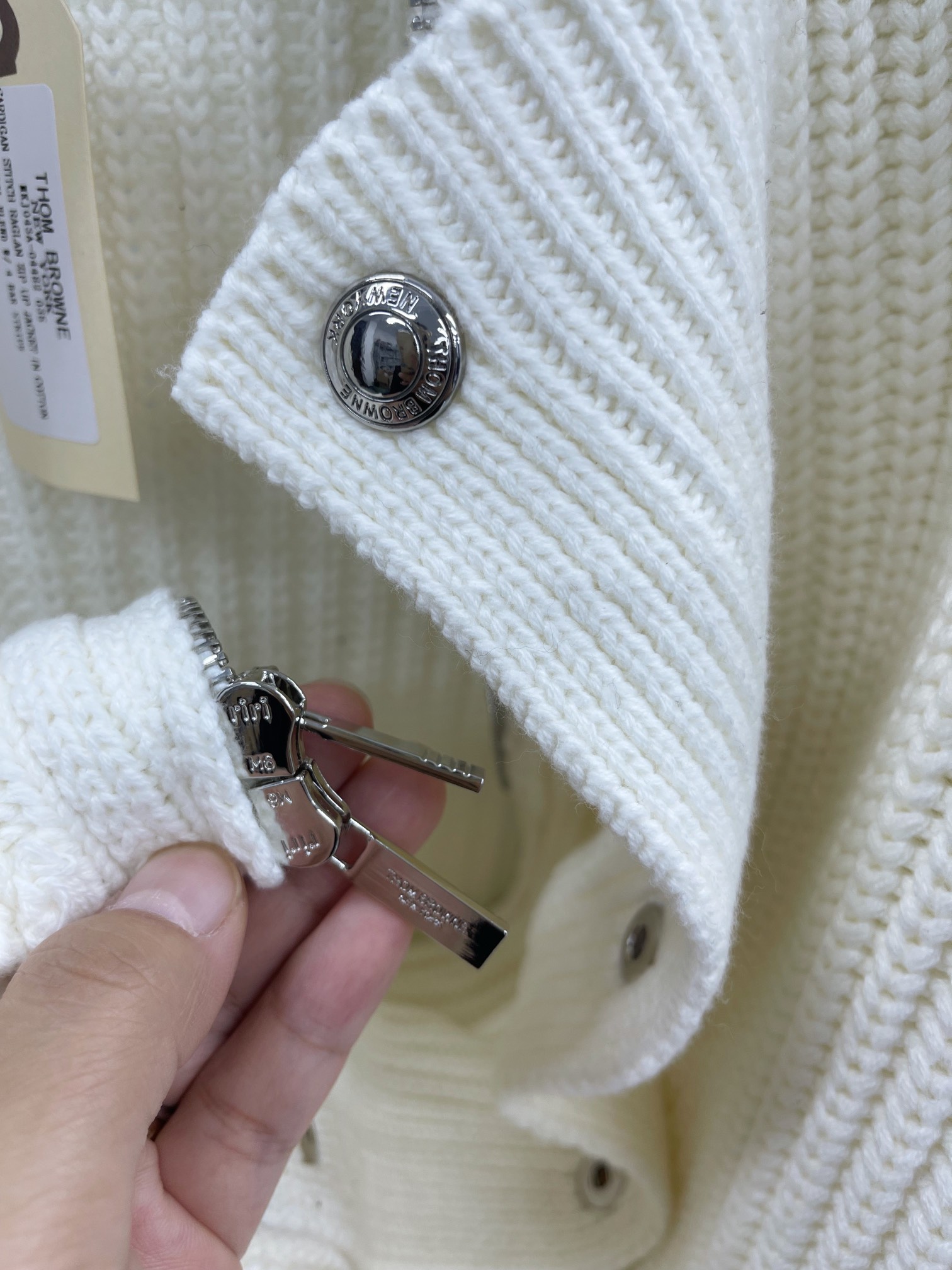 톰브라운 남성 가디건 143049 Thom Browne Cardigan 상세 이미지 8